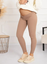 Lade das Bild in den Galerie-Viewer, Formommy®️ gerippte Umstandsleggings | Beige
